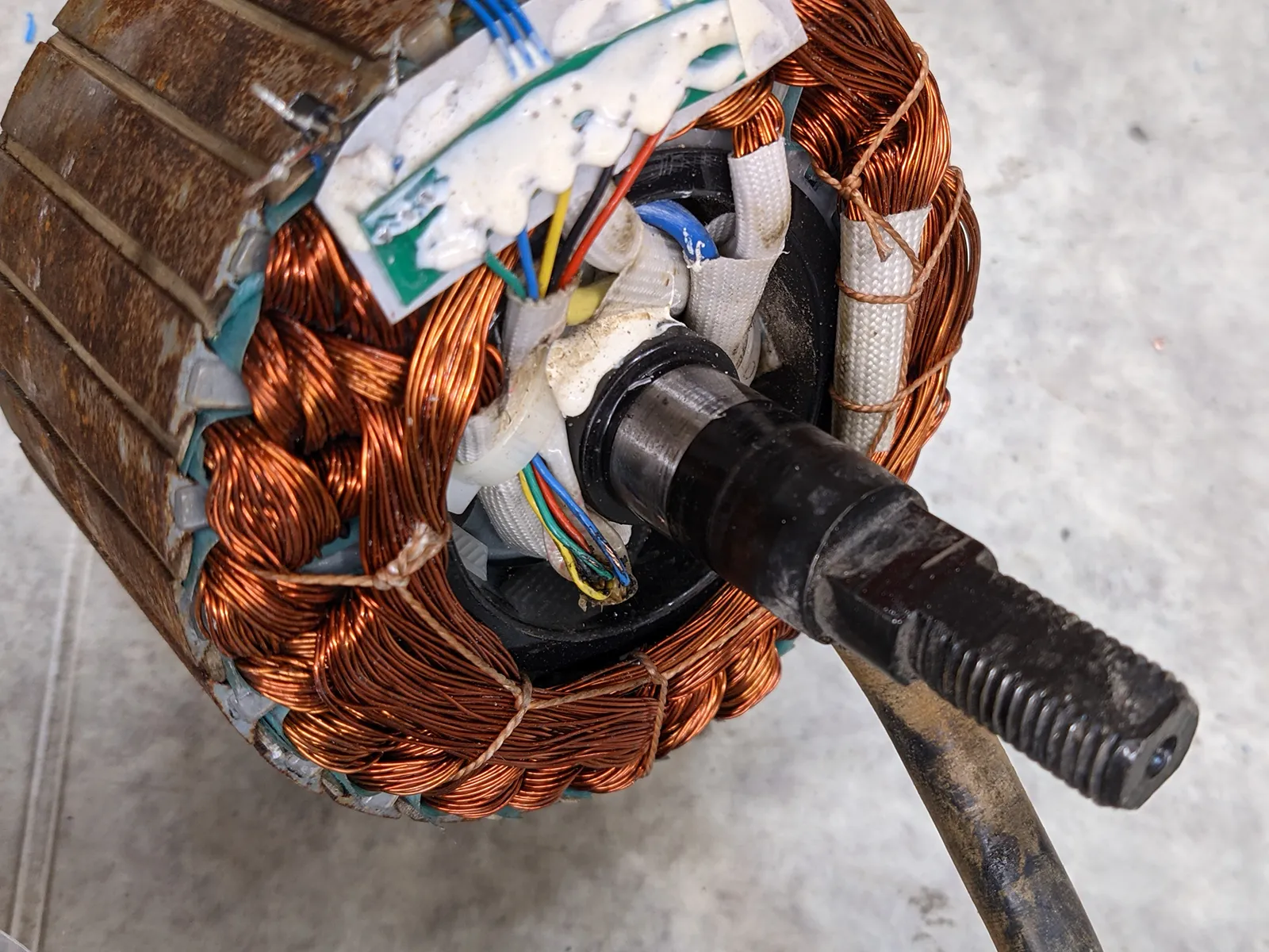 oprava motora elektrickej kolobežky halové snímače,hrdzavý stator